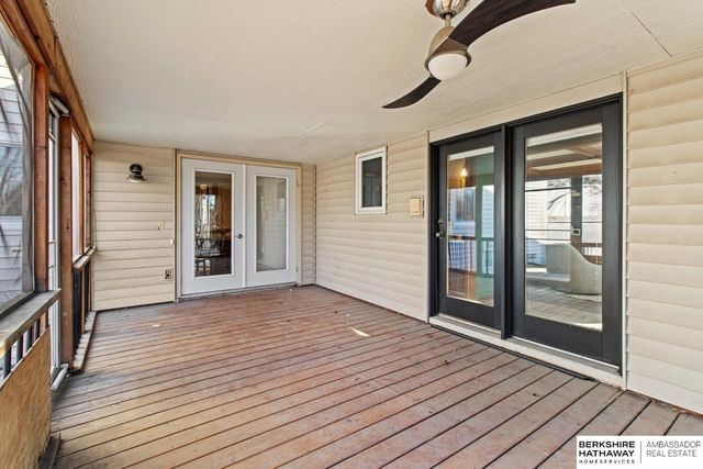 648 S 214th Street, Omaha, NE 68022