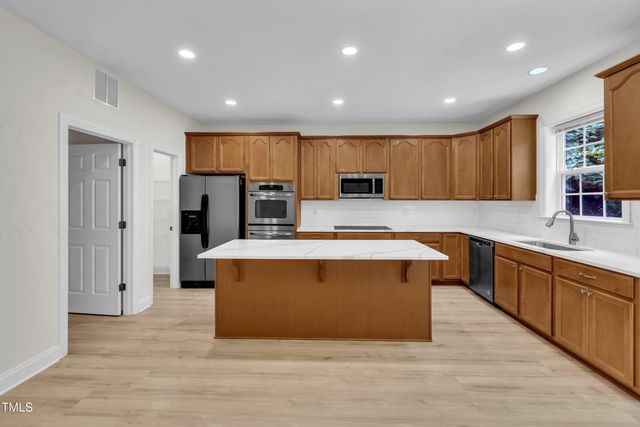 1139 Grogans Mill Drive, Cary, NC 27519