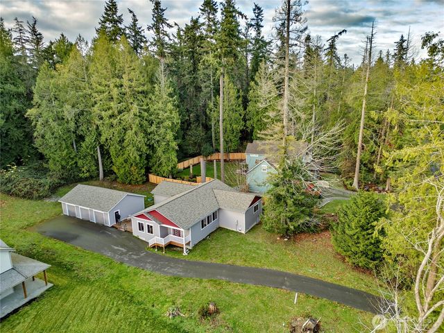 20919 President Point Road NE, Kingston, WA 98346