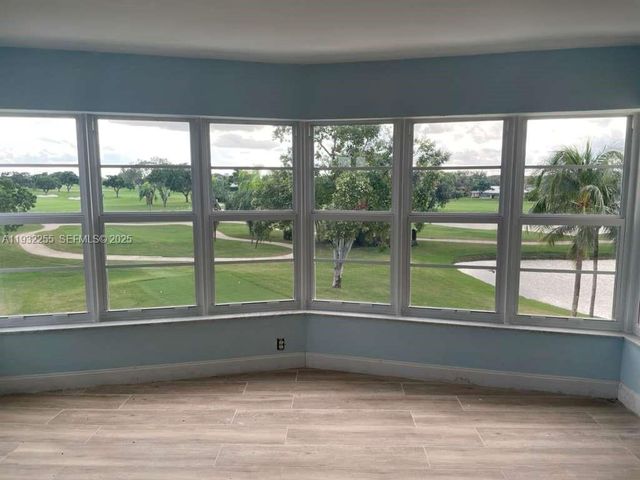 2500 NE 48th Ln 301, Fort Lauderdale, FL 33308