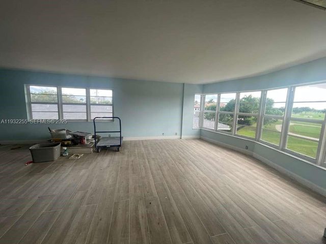 2500 NE 48th Ln 301, Fort Lauderdale, FL 33308