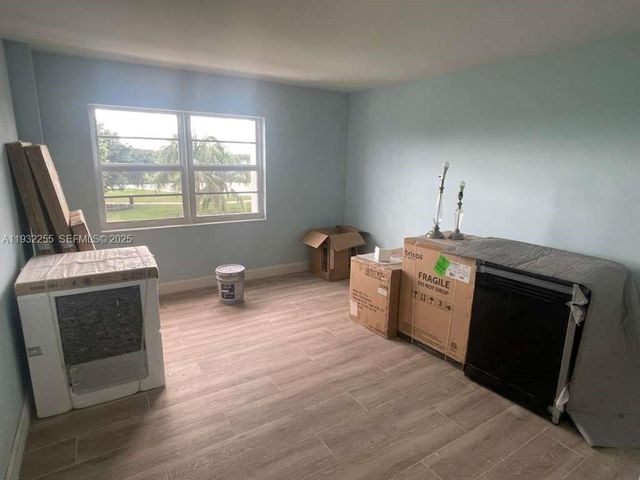 2500 NE 48th Ln 301, Fort Lauderdale, FL 33308