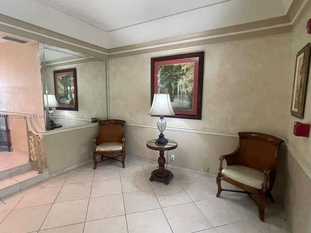 2500 NE 48th Ln 301, Fort Lauderdale, FL 33308