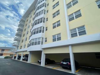 2500 NE 48th Ln 301, Fort Lauderdale, FL 33308