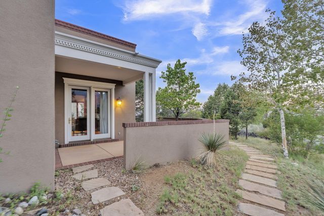 13401 Pino Canyon Place NE, Albuquerque, NM 87111