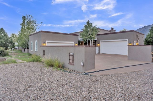 13401 Pino Canyon Place NE, Albuquerque, NM 87111