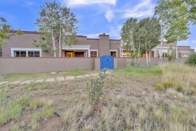13401 Pino Canyon Place NE, Albuquerque, NM 87111