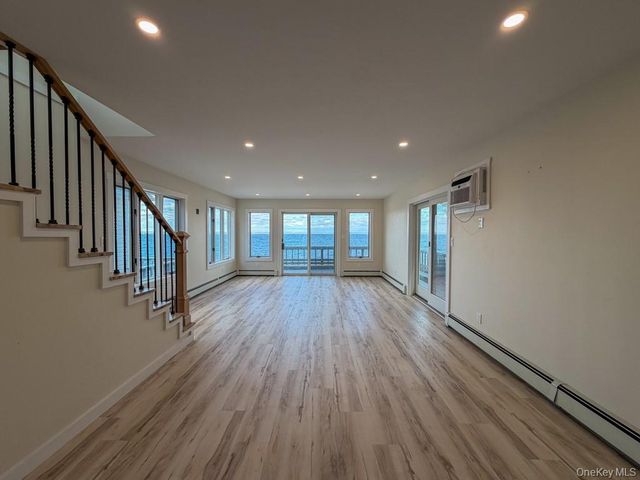 19 Pine Lane, Bayville, NY 11709
