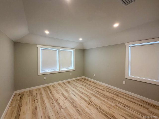 19 Pine Lane, Bayville, NY 11709