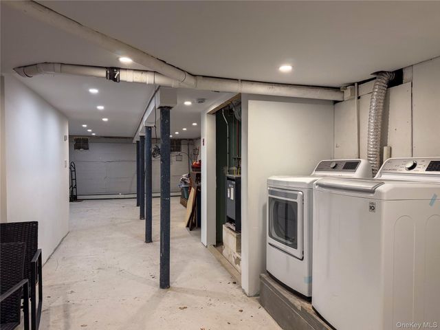 19 Pine Lane, Bayville, NY 11709