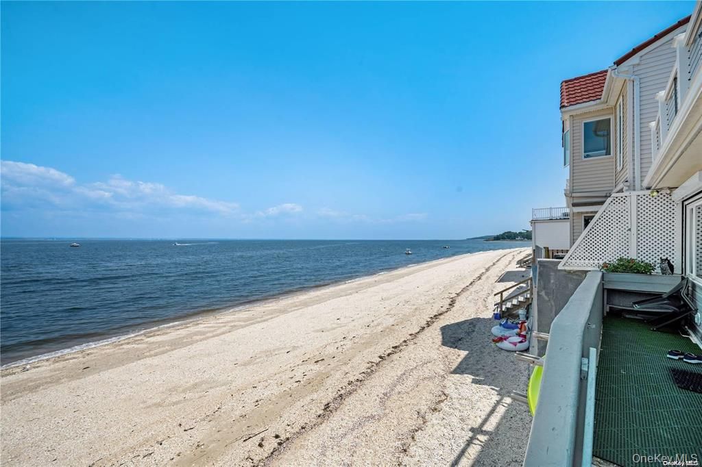 19 Pine Lane, Bayville, NY 11709