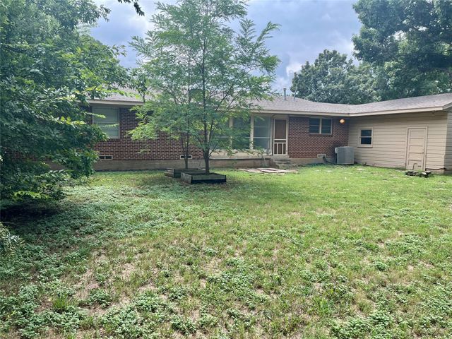 123 Varsity Circle, Arlington, TX 76013