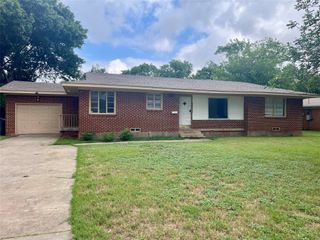 123 Varsity Circle, Arlington, TX 76013