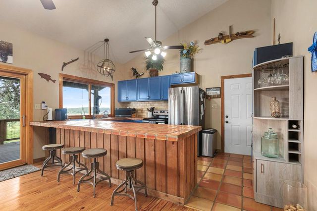 314 & 30 Sunset Dr, Lakehills, TX 78063
