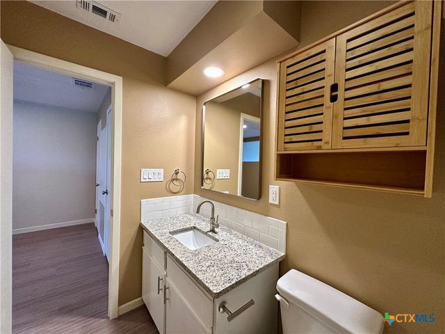1409 N Bishop Street 3, San Marcos, TX 78666