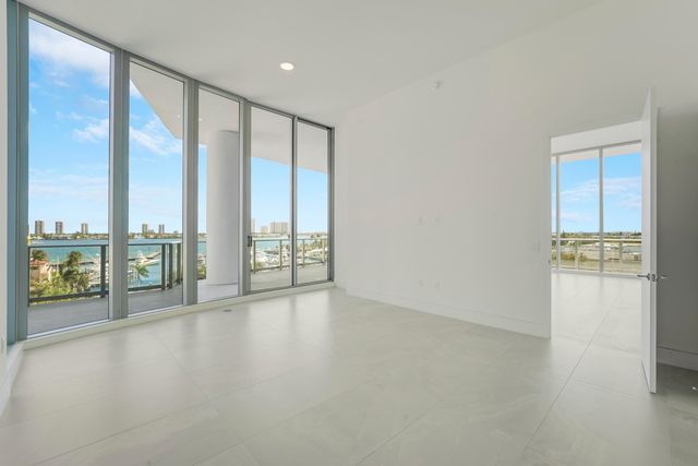 220 Lake Shore Drive 612, Lake Park, FL 33403