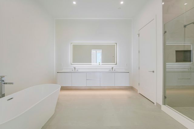 220 Lake Shore Drive 612, Lake Park, FL 33403