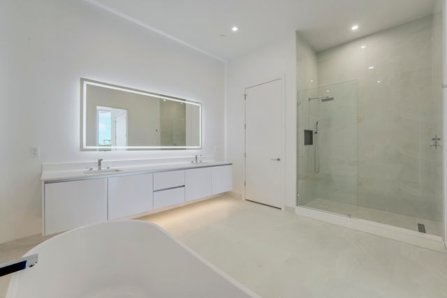 220 Lake Shore Drive 612, Lake Park, FL 33403