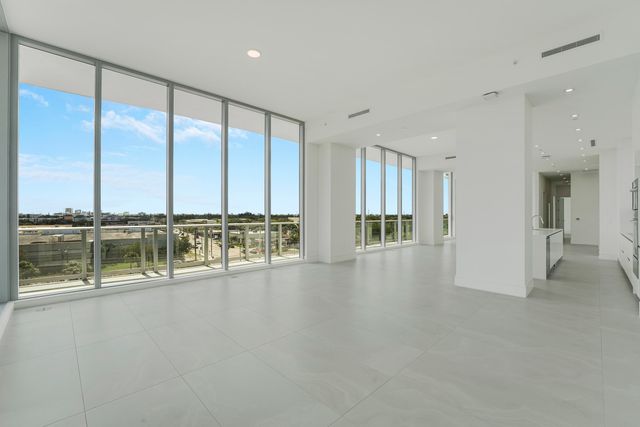 220 Lake Shore Drive 612, Lake Park, FL 33403