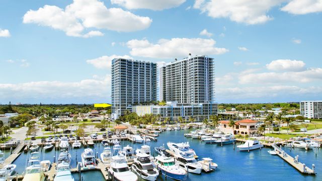 220 Lake Shore Drive 612, Lake Park, FL 33403