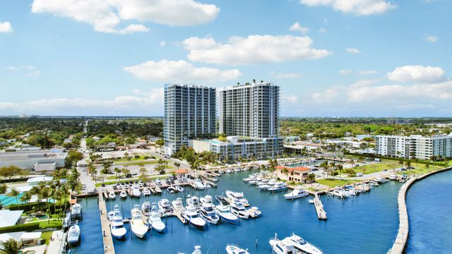 220 Lake Shore Drive 612, Lake Park, FL 33403