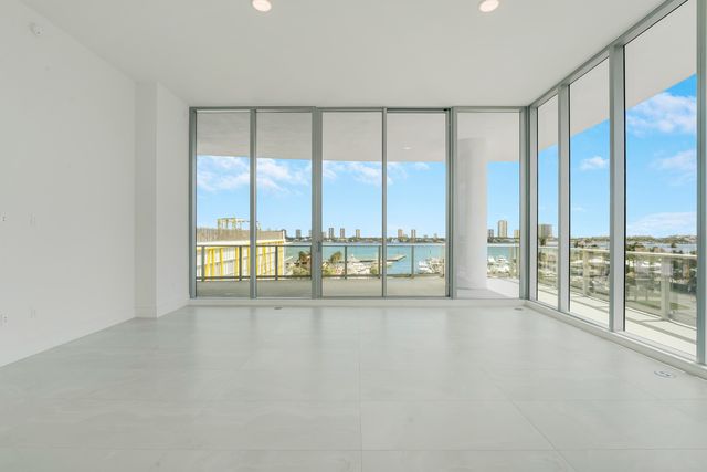 220 Lake Shore Drive 612, Lake Park, FL 33403