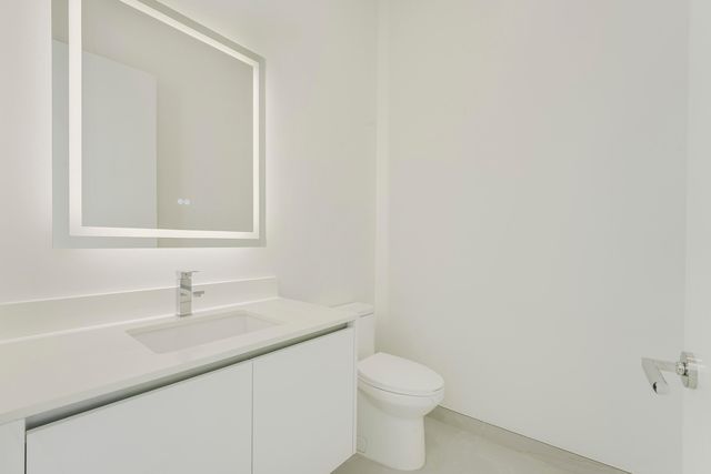 220 Lake Shore Drive 612, Lake Park, FL 33403