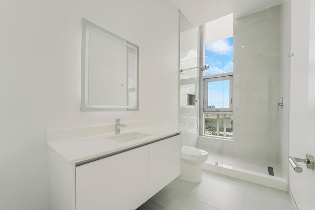 220 Lake Shore Drive 612, Lake Park, FL 33403