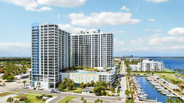 220 Lake Shore Drive 612, Lake Park, FL 33403