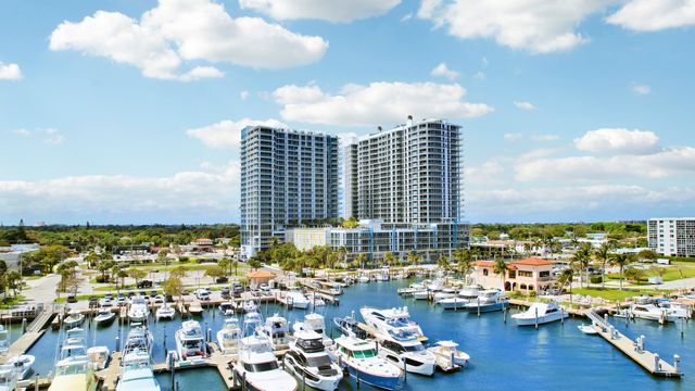 220 Lake Shore Drive 612, Lake Park, FL 33403