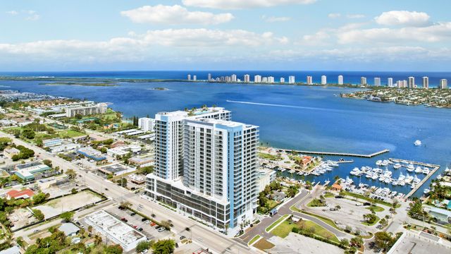 220 Lake Shore Drive 612, Lake Park, FL 33403