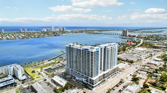 220 Lake Shore Drive 612, Lake Park, FL 33403