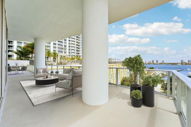 220 Lake Shore Drive 612, Lake Park, FL 33403