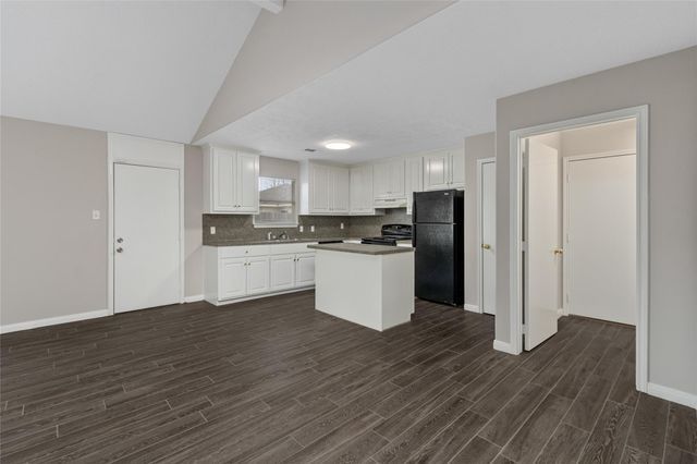 16302 Many Trees Lane, Conroe, TX 77302