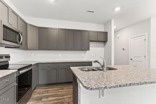 552 Barrington Row Avenue, Zebulon, NC 27597