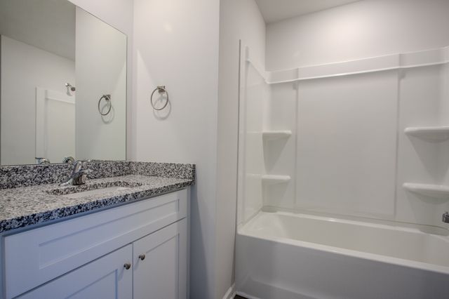 1003 Autumnwood Dr, Dickson, TN 37055