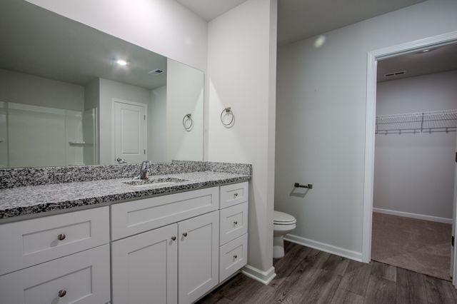 1003 Autumnwood Dr, Dickson, TN 37055