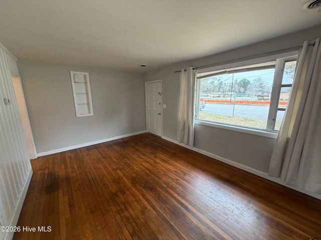 311 W Fremont Street, Saint Helena, NC 28425