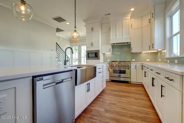 209 Creek View Circle, Sneads Ferry, NC 28460