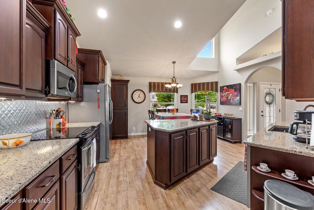 2849 W MULBERRY CT, Hayden, ID 83835