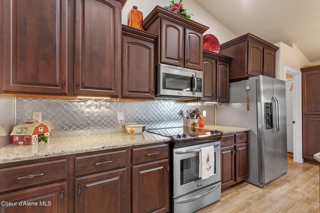 2849 W MULBERRY CT, Hayden, ID 83835