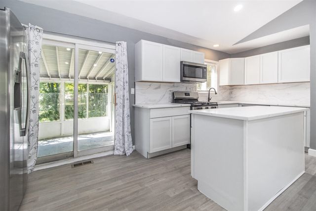 8650 Cedar Court, Ypsilanti, MI 48198