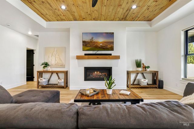 2054 Red Rock, Twin Falls, ID 83301