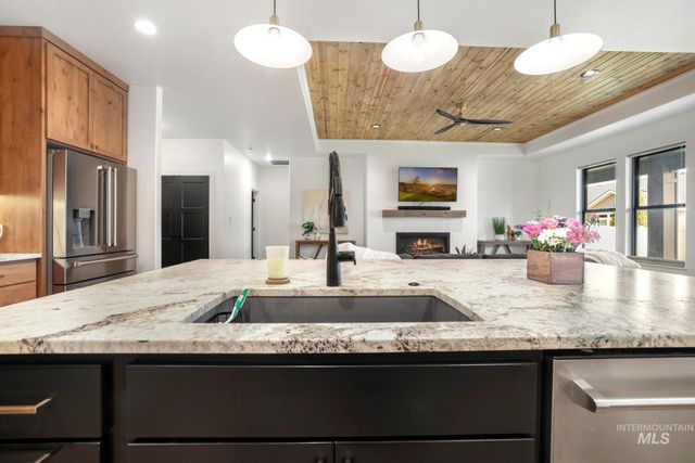 2054 Red Rock, Twin Falls, ID 83301