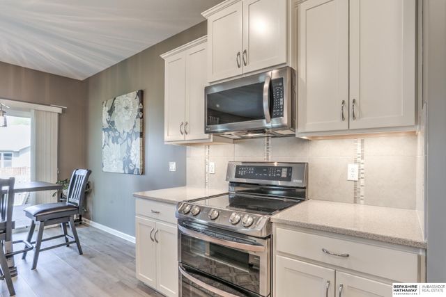 6010 N 152 Avenue, Omaha, NE 68116