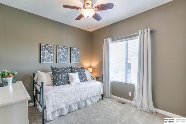 6010 N 152 Avenue, Omaha, NE 68116