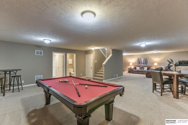 6010 N 152 Avenue, Omaha, NE 68116