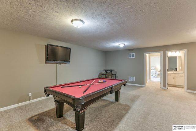 6010 N 152 Avenue, Omaha, NE 68116