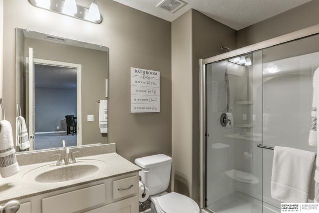 6010 N 152 Avenue, Omaha, NE 68116