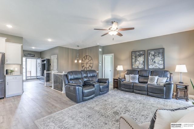 6010 N 152 Avenue, Omaha, NE 68116